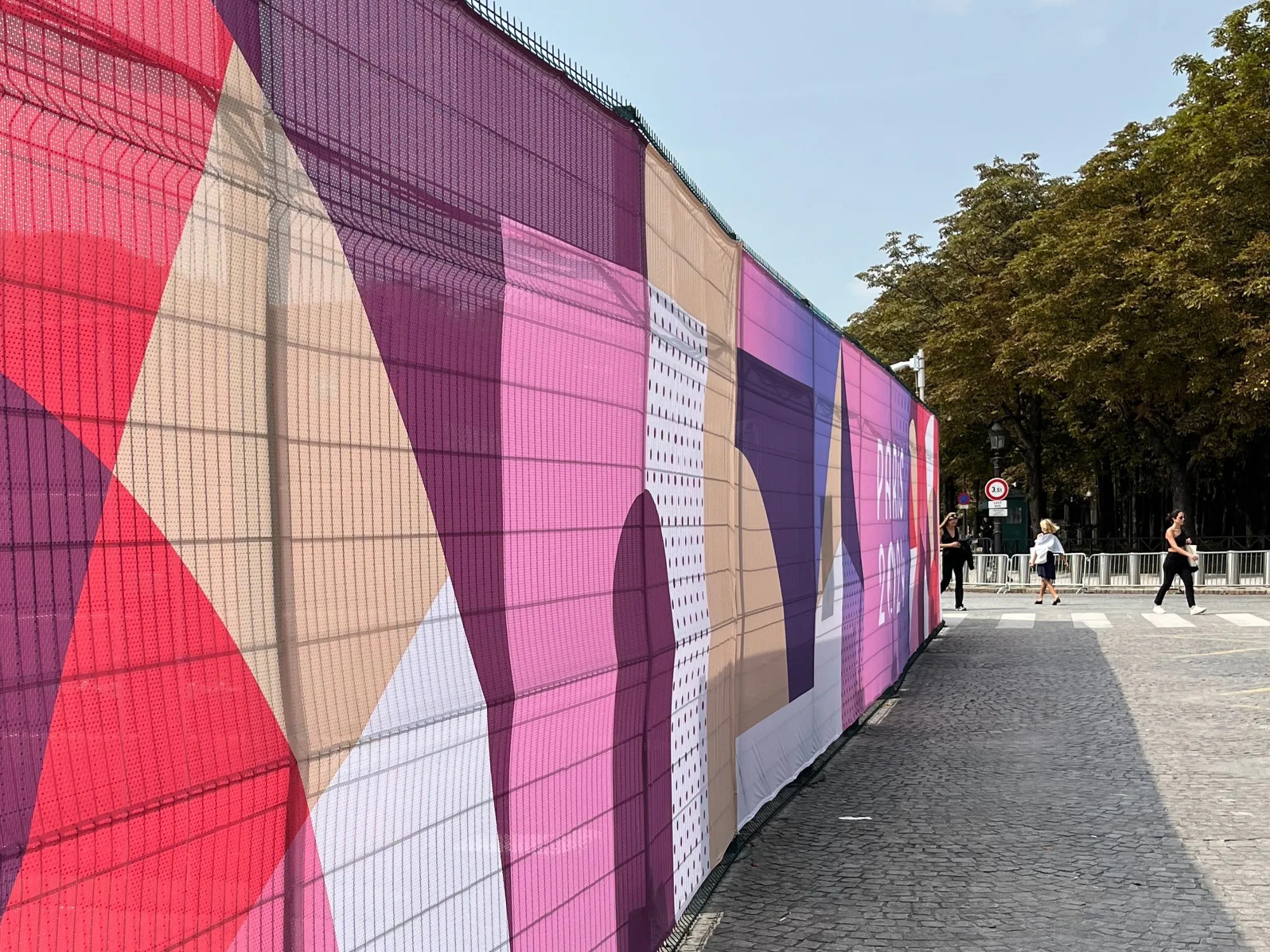Pancartas textiles exteriores con menor resistencia al viento